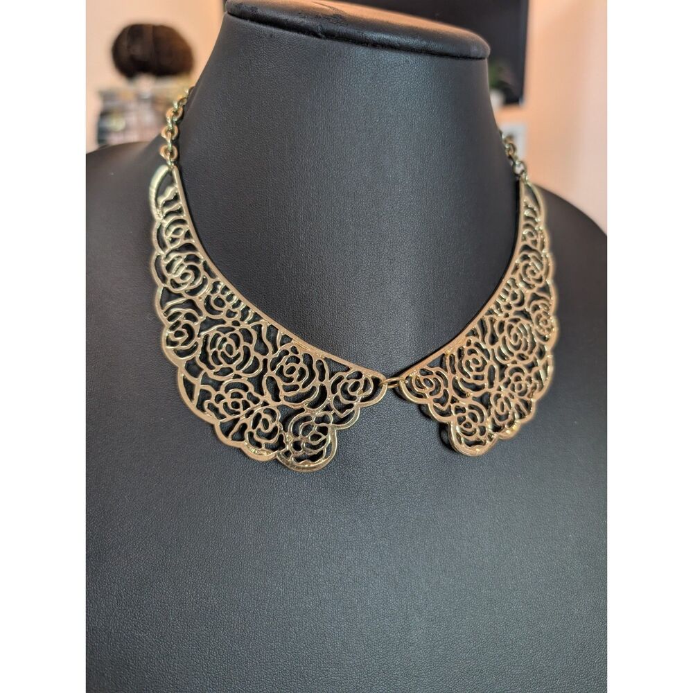 Claire's Gold Rose Filigree Peter Pan Collar Necklace